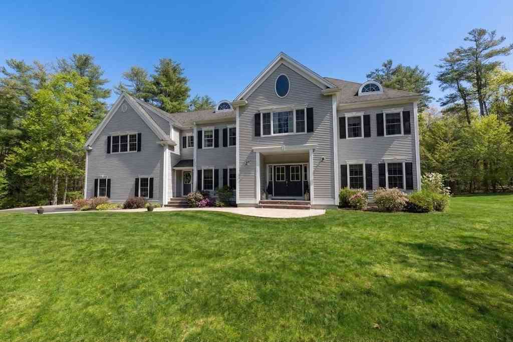 Homes For Sale - 35 Hawthorne Lane<br/> Plymouth County, Norwell, MA 02061