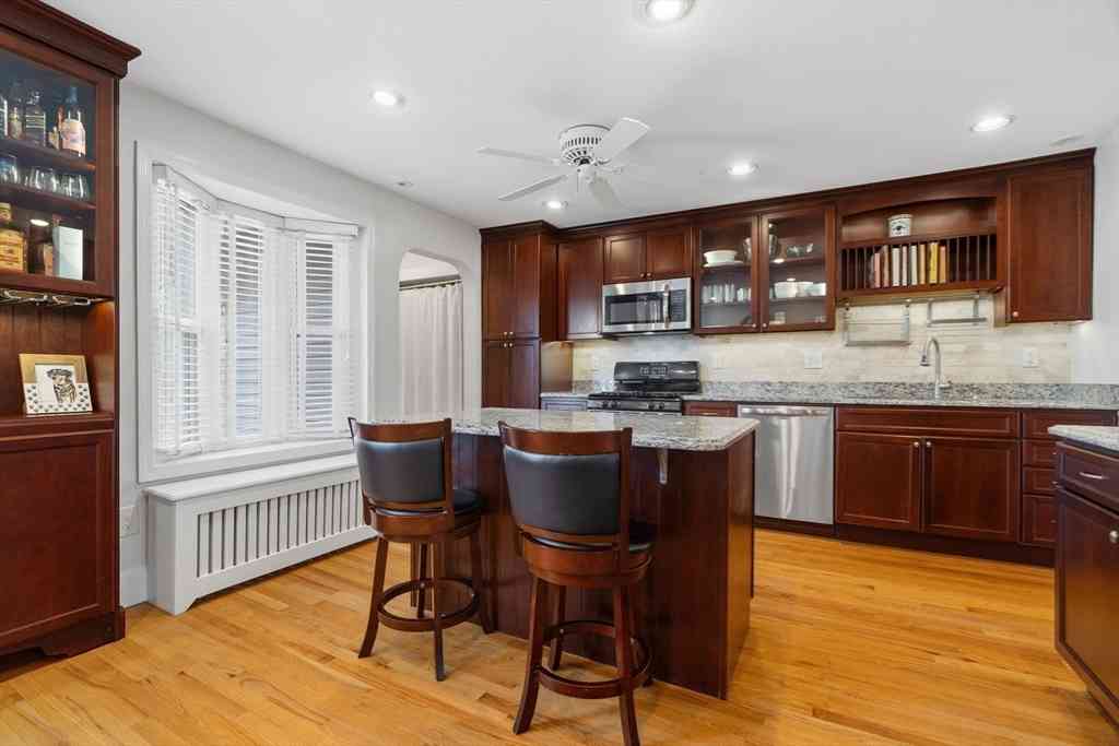 Condo For Sale - 760-762 E 5th St #2<br/> Boston, MA 02127
