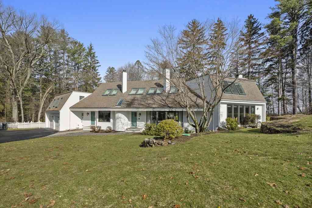 Homes For Sale - 40 Lincoln Cir E<br/> Andover, MA 01810