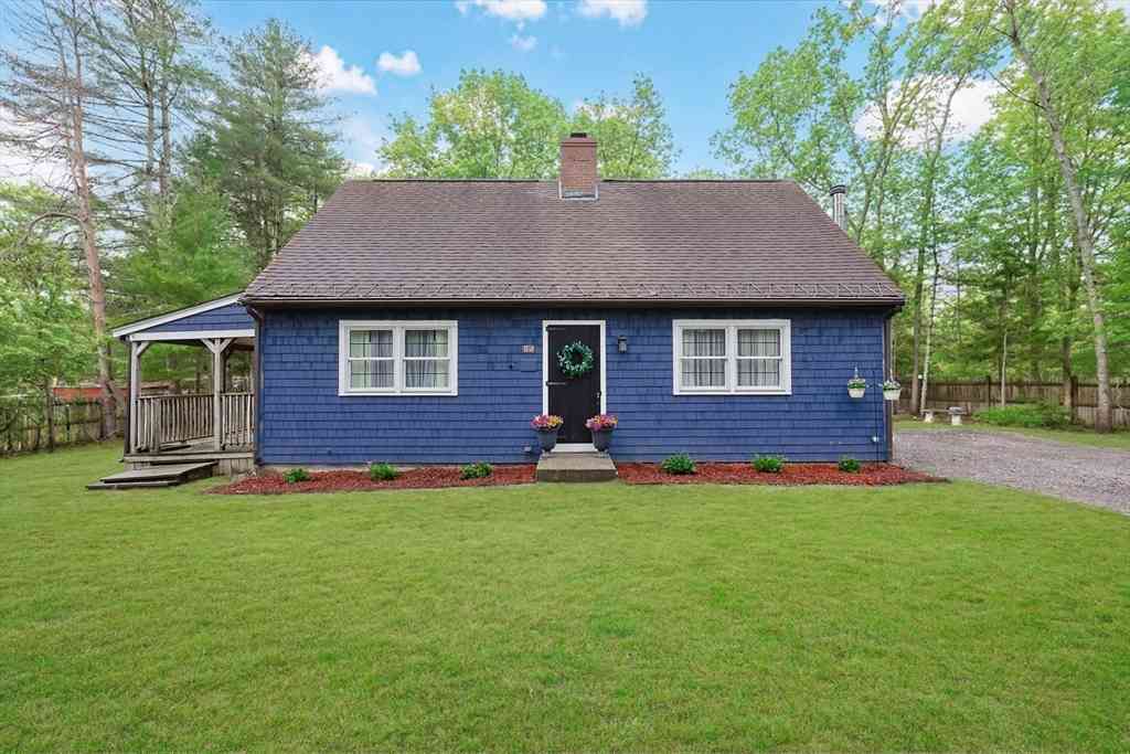 Homes For Sale - 1187 S Precinct St<br/> Taunton, MA 02718