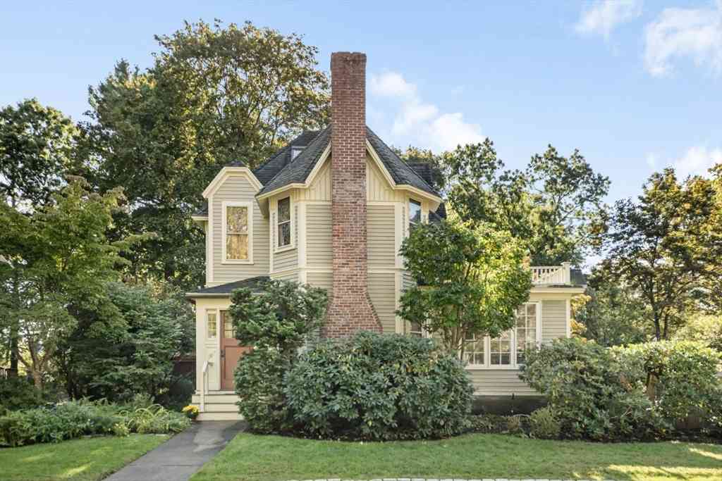Homes For Sale - 284 Lake Ave<br/> Middlesex County, Newton, MA 02461