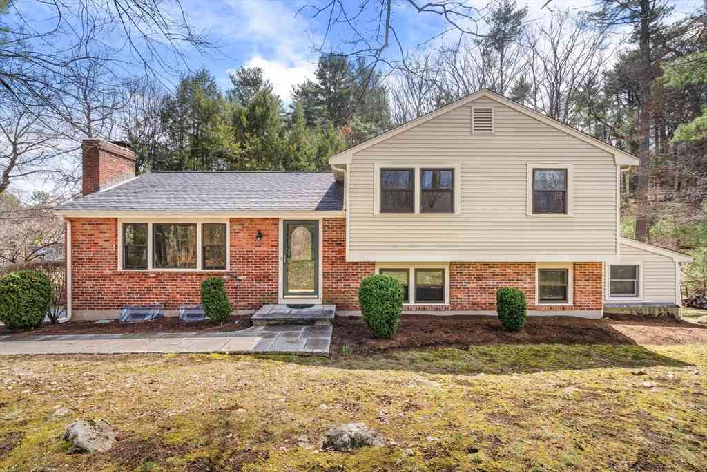 Homes For Sale - 23 Hillcrest Road<br/> Medfield, MA 02052