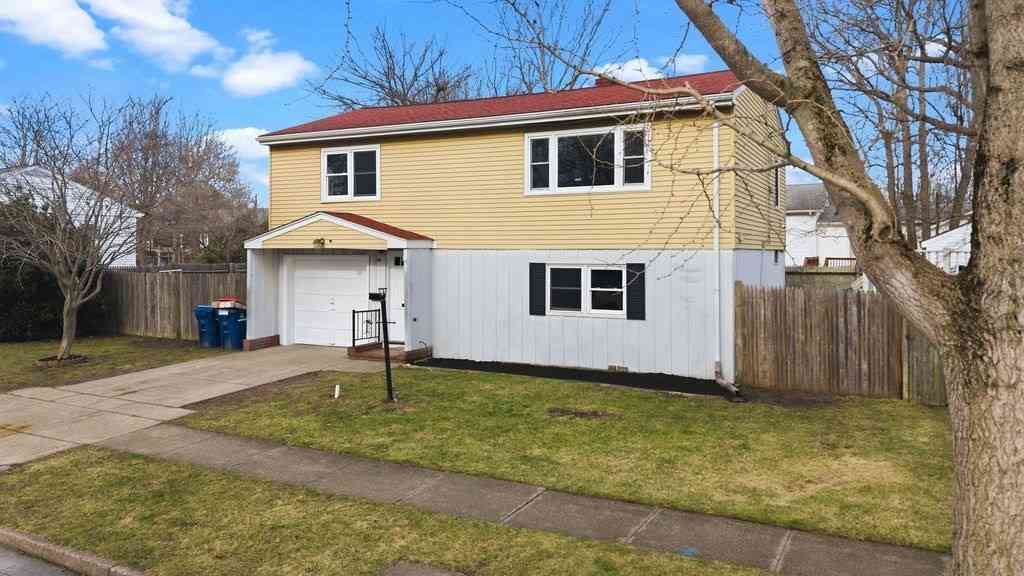 Homes For Sale - 38 Turner St<br/> New Bedford, MA 02740