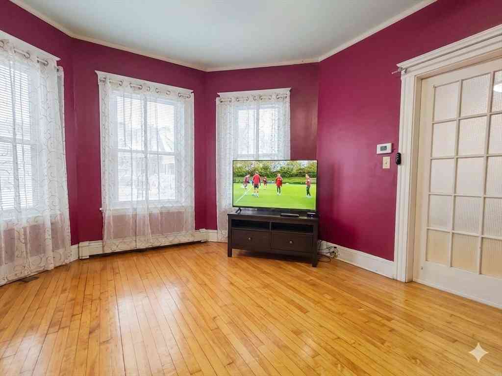 Homes For Rent - 240 Sycamore St #1<br/> Watertown, MA 02472