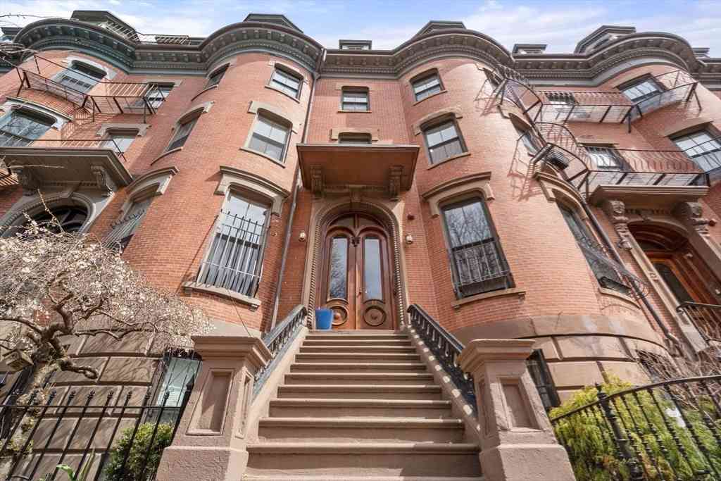 Condo For Sale - 12 Worcester Square #3<br/> Boston, MA 02118