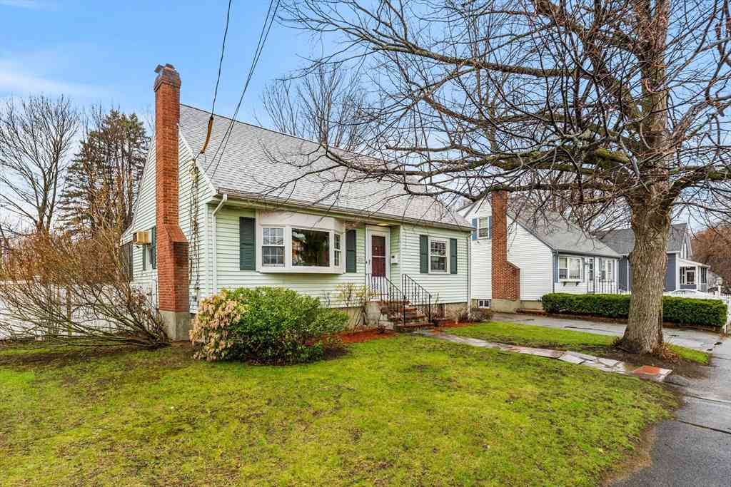 Homes For Sale - 22 Bolton Street<br/> Middlesex County, Reading, MA 01867