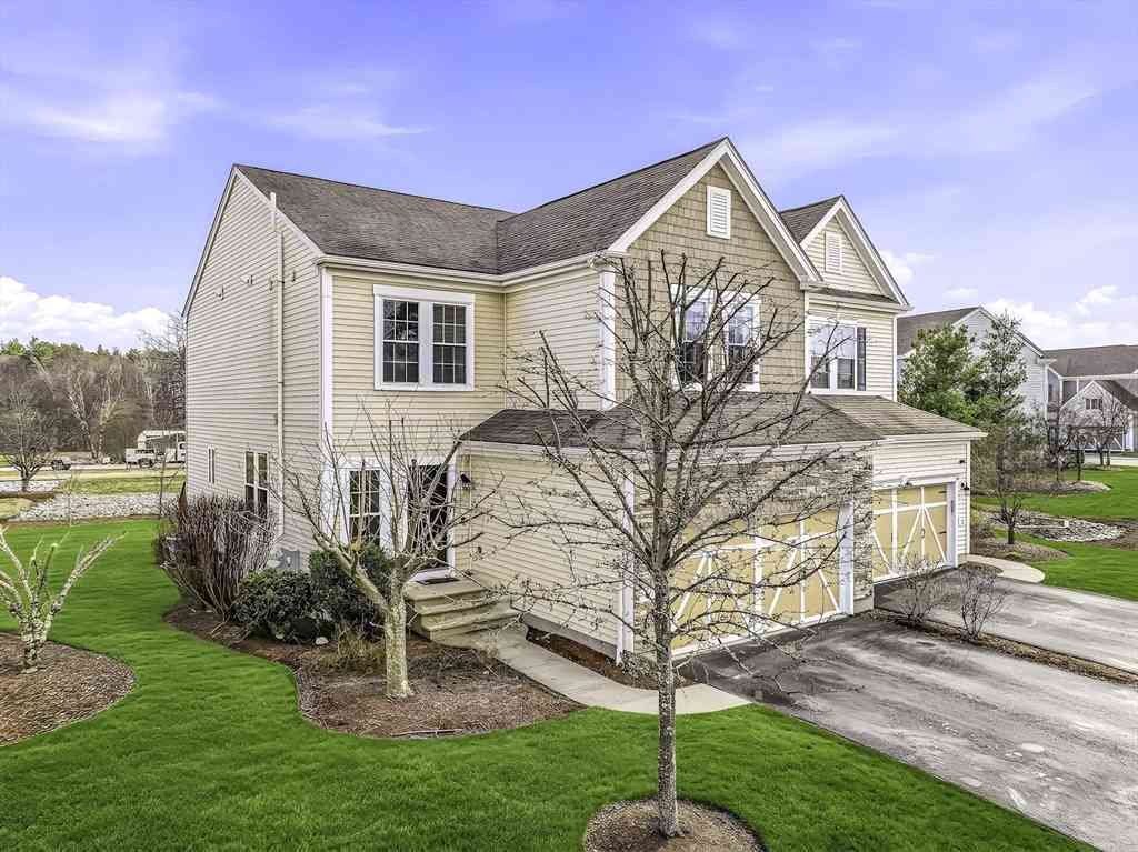 Condo For Sale - 8 Crispwater Way #8<br/> Middlesex County, Hopkinton, MA 01748