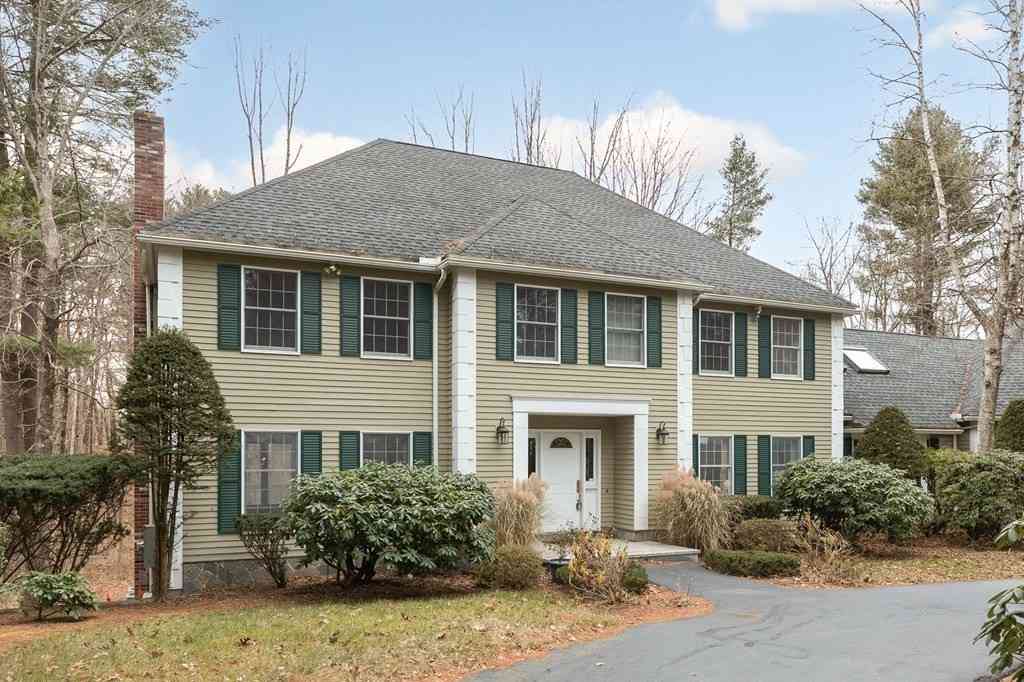 Homes For Rent - 1 Sutton Place<br/> Weston, MA 02493