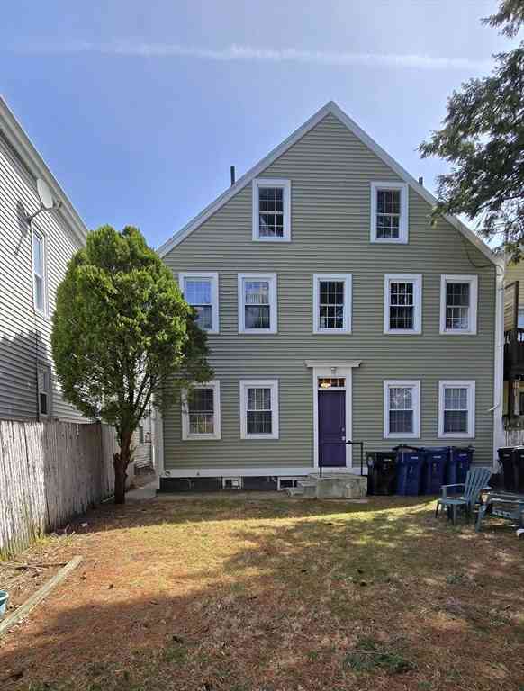 Condo For Sale - 26 Essex St #2<br/> Salem, MA 01970