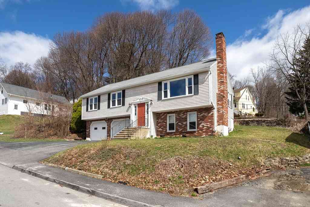 Homes For Rent - 8 Minthorne<br/> Worcester, MA 01603