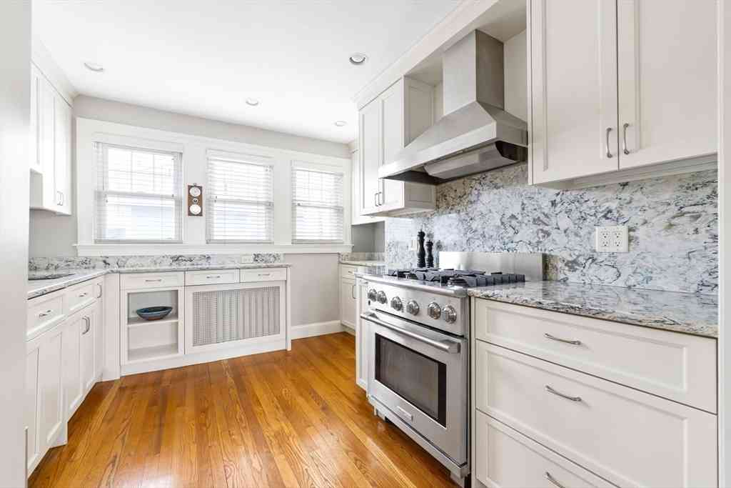 Condo For Sale - 390 Weld St #2<br/> Boston, MA 02132