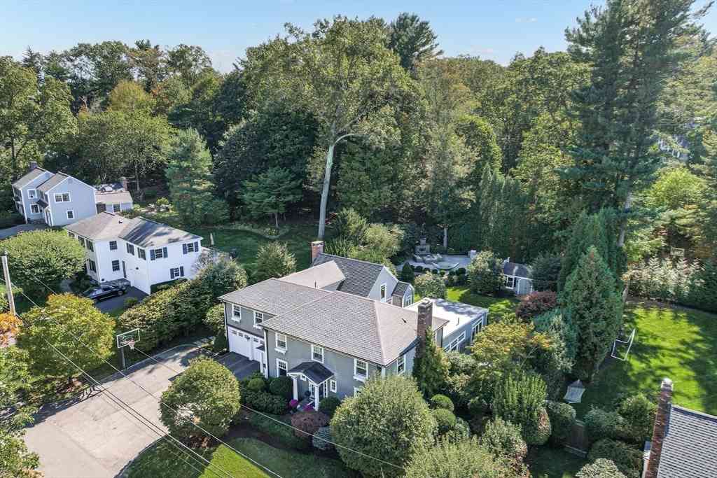 Homes For Sale - 27 Radcliffe Rd<br/> Wellesley, MA 02482