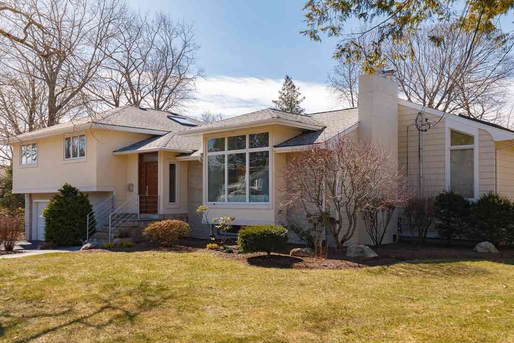 Homes For Sale - 22 Burdean Rd<br/> Middlesex County, Newton, MA 02459