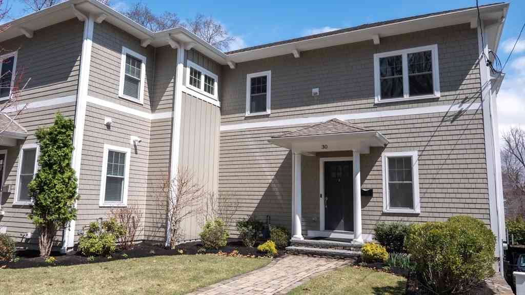 Condo For Sale - 30 Circuit Ave #30<br/> Middlesex County, Newton, MA 02461