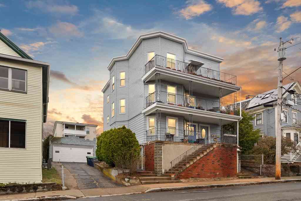 Condo For Sale - 33 Newbury #1<br/> Somerville, MA 02144