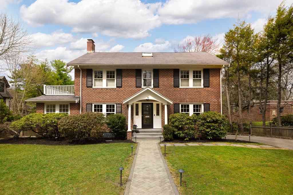 Homes For Sale - 98 Spooner Road<br/> Brookline, MA 02467