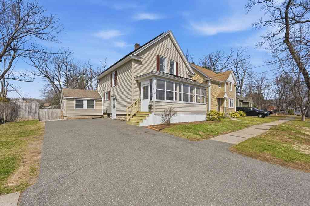 Homes For Sale - 15 Granger Pl<br/> Hampden County, West Springfield, MA 01089