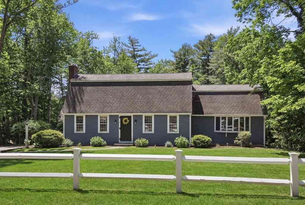 Homes For Sale - 43 Summer St<br/> Plymouth County, Norwell, MA 02061