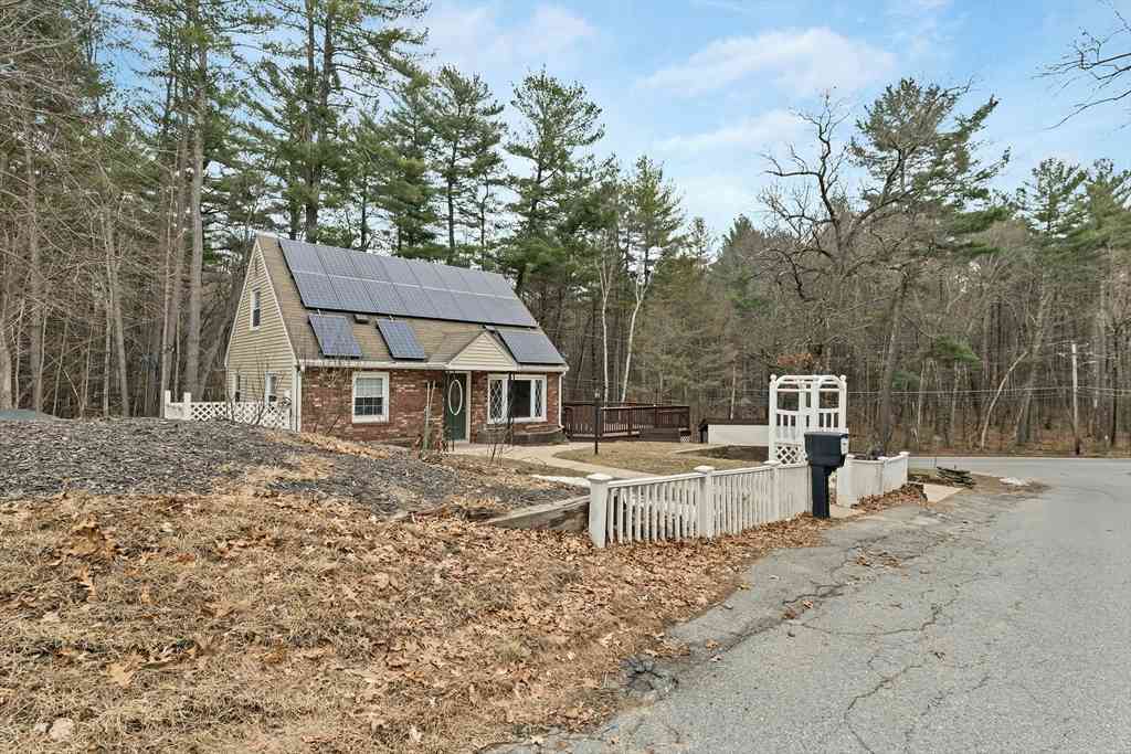 Homes For Sale - 1 Mt Paul Road<br/> Middlesex County, Tyngsboro, MA 01879