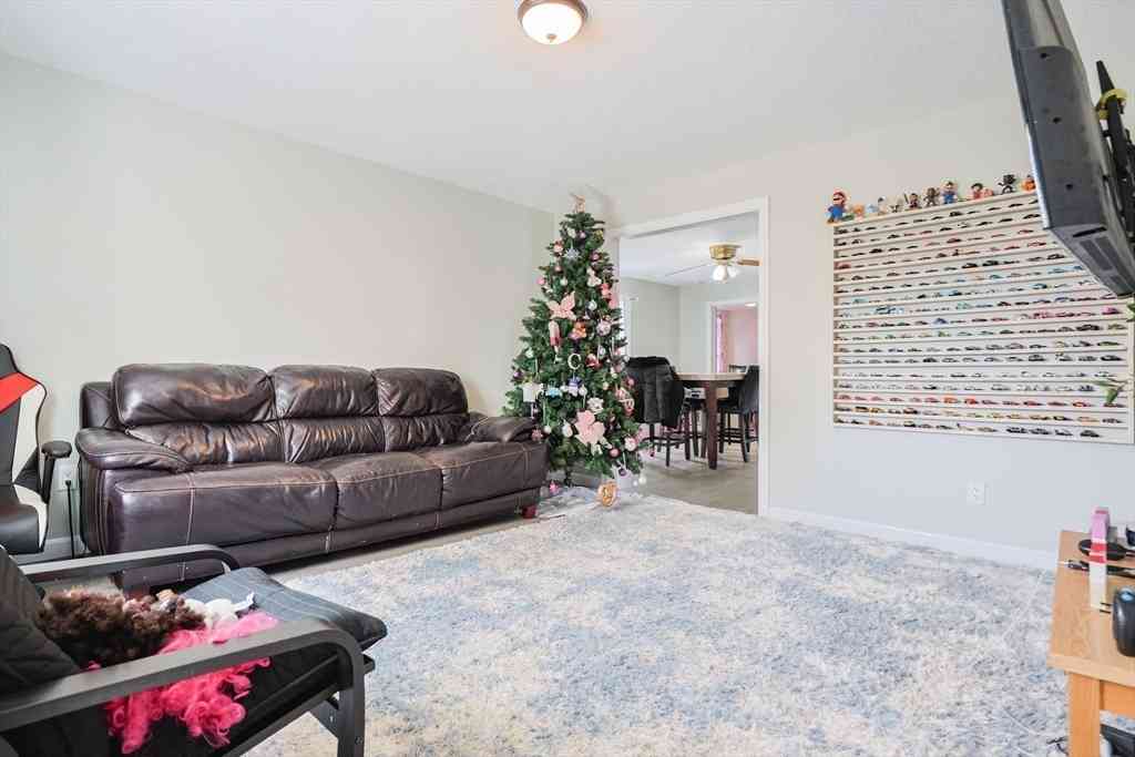 Homes For Rent - 104 Oak St<br/> Fall River, MA 02720