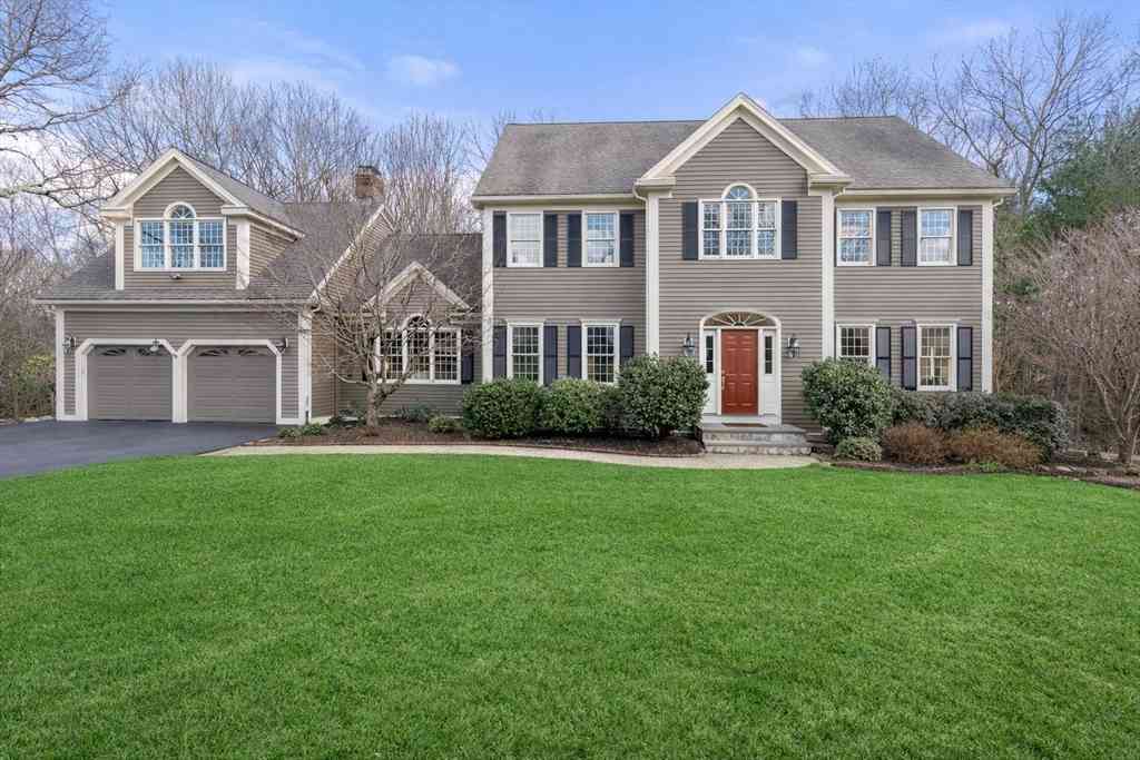 Homes For Sale - 74 Flint Locke Lane<br/> Medfield, MA 02052