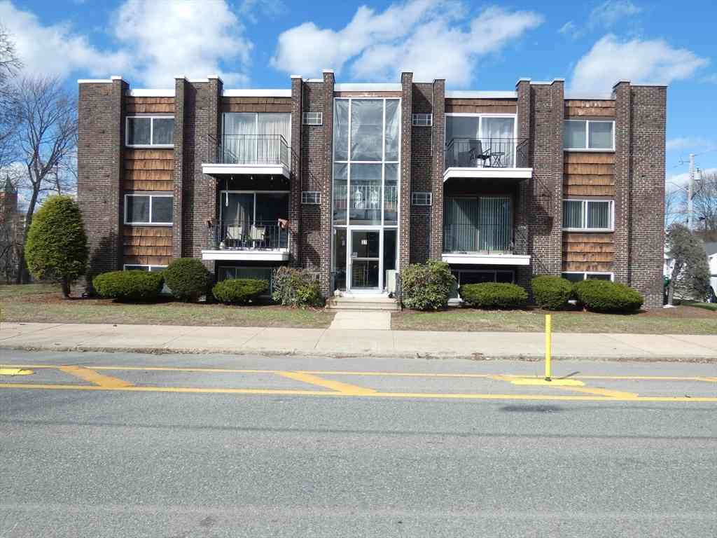 Condo For Rent - 37 South St #6<br/> Medford, MA 02155