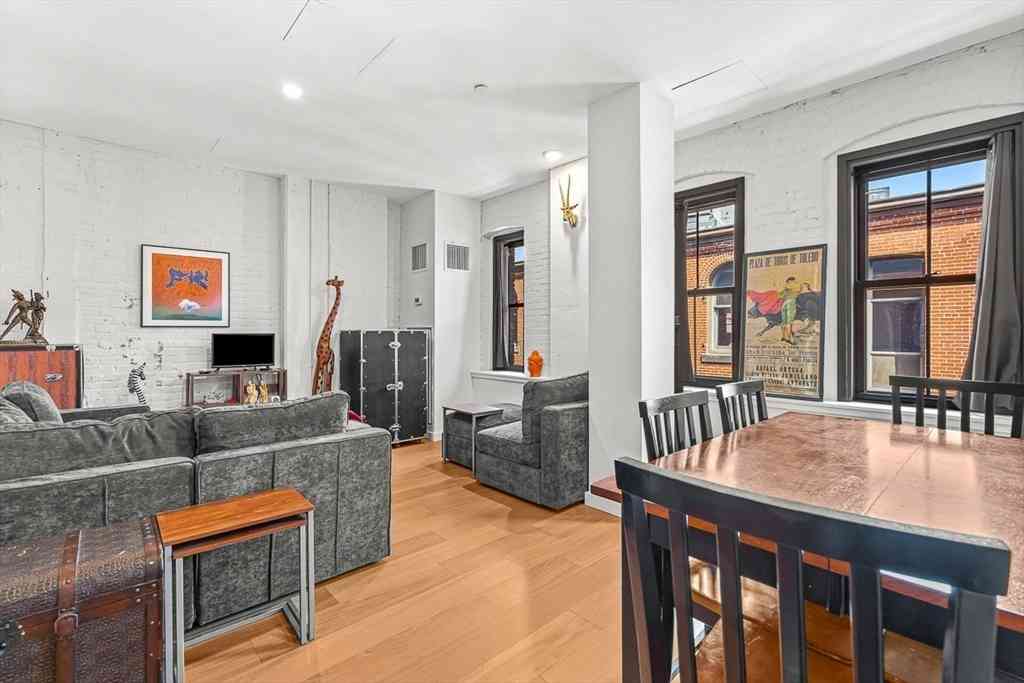 Condo For Sale - 346 Congress St #514<br/> Boston, MA 02210
