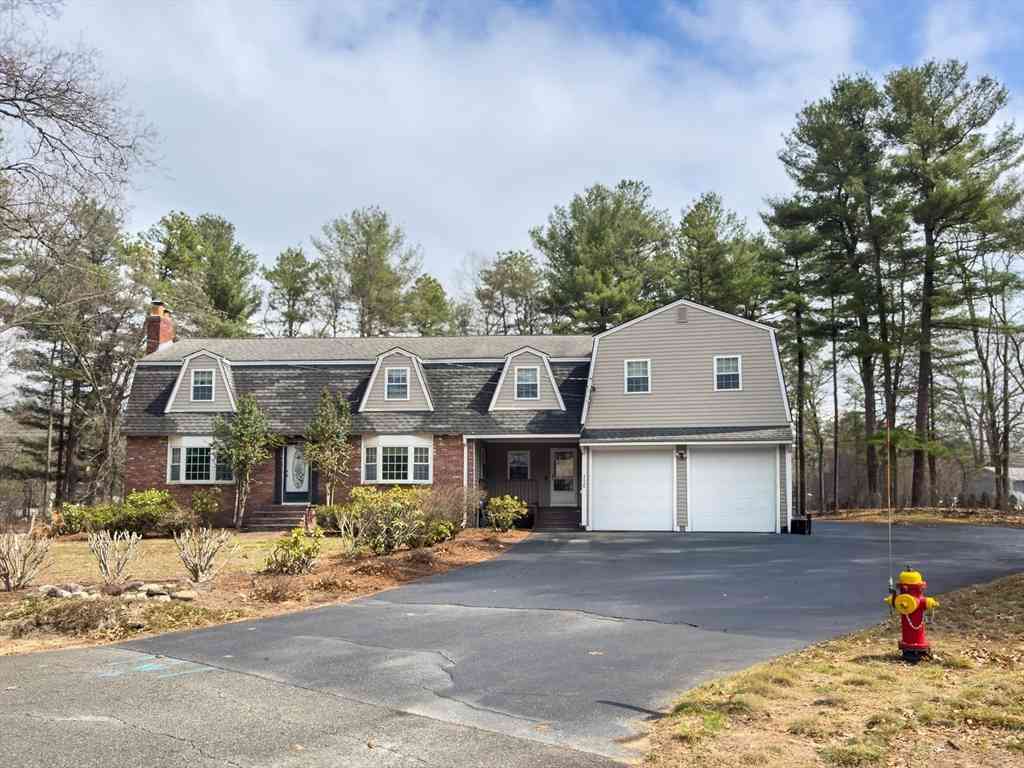 Homes For Sale - 110 Maureen Dr<br/> Middlesex County, Tewksbury, MA 01876