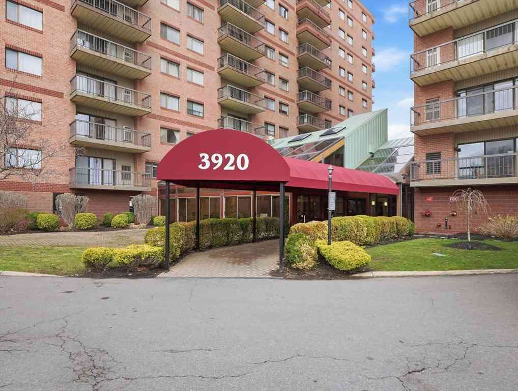 Condo For Sale - 3920 Mystic Valley Pkwy #423<br/> Middlesex County, Medford, MA 02155