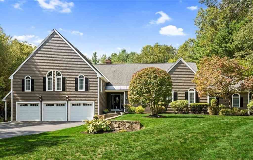 Homes For Sale - 365 Green St<br/> Worcester County, Northborough, MA 01532