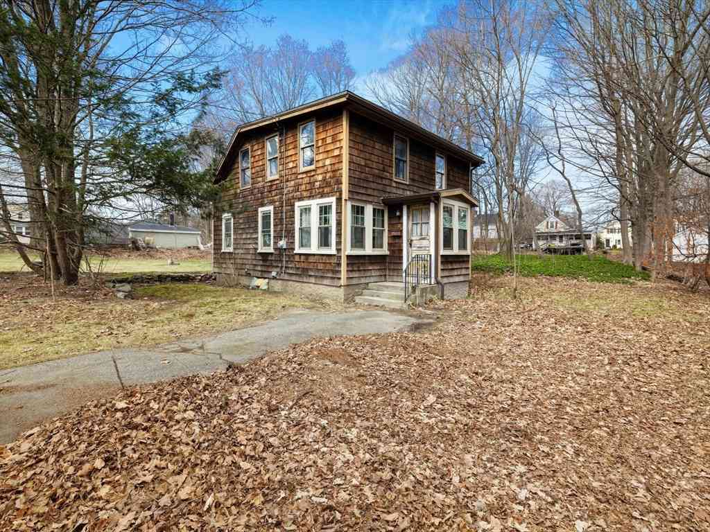 Homes For Sale - 18 Cedar Street<br/> Worcester County, Westborough, MA 01581