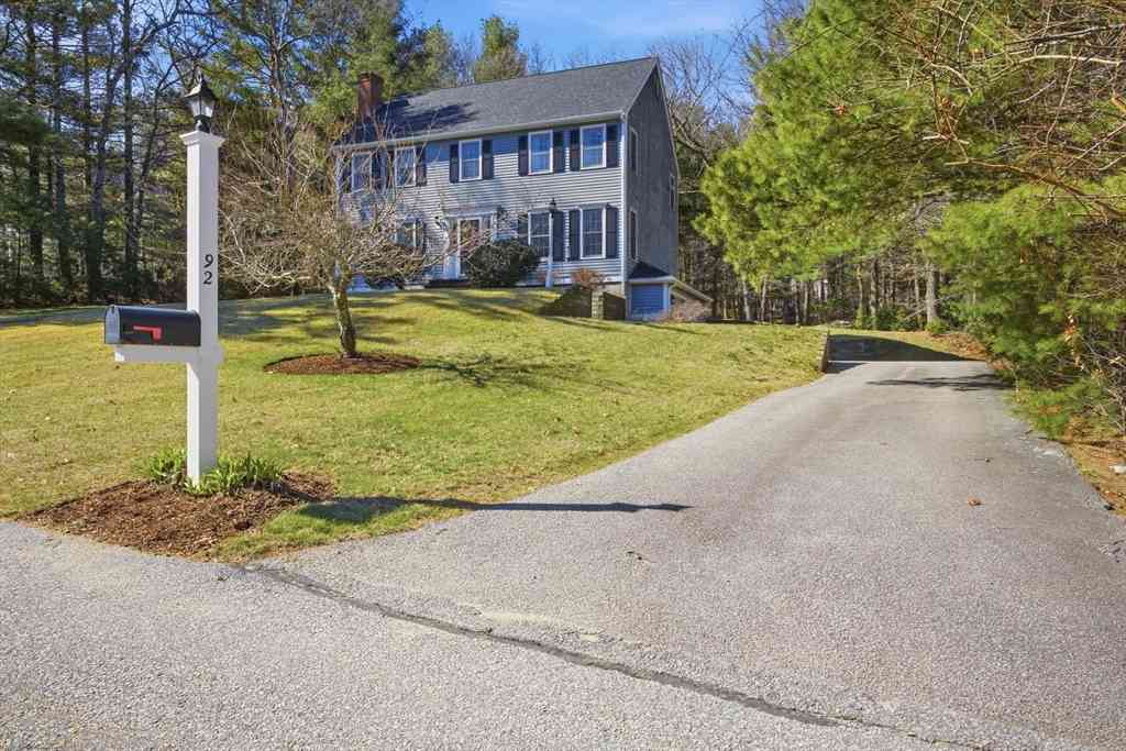 Homes For Sale - 92 Ocean Hill Dr<br/> Plymouth County, Kingston, MA 02364