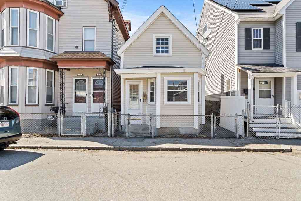 Homes For Sale - 85 Kinsman Street<br/> Middlesex County, Lowell, MA 01852