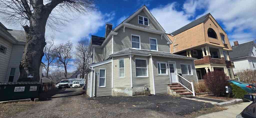 Homes For Sale - 40 Hollywood St<br/> Worcester, MA 01610