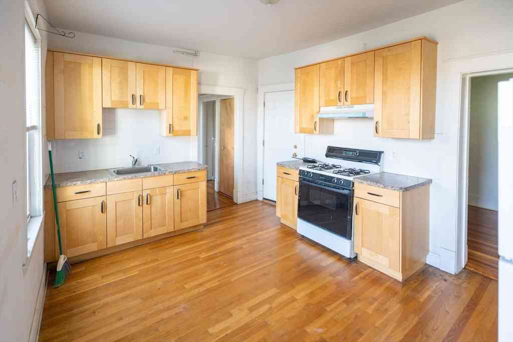 Apartment For Rent - 26 Pearl St #3<br/> Somerville, MA 02145