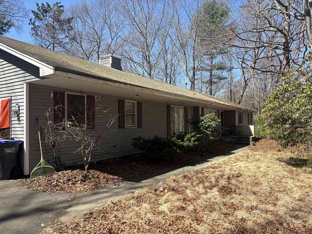 Homes For Sale - 12 Hancock St<br/> Plainville, MA 02762