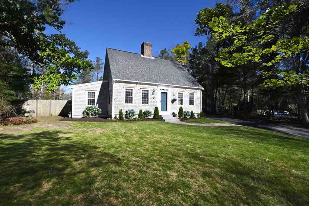 Homes For Sale - 10 Hunters Trl<br/> Barnstable County, Sandwich, MA 02563