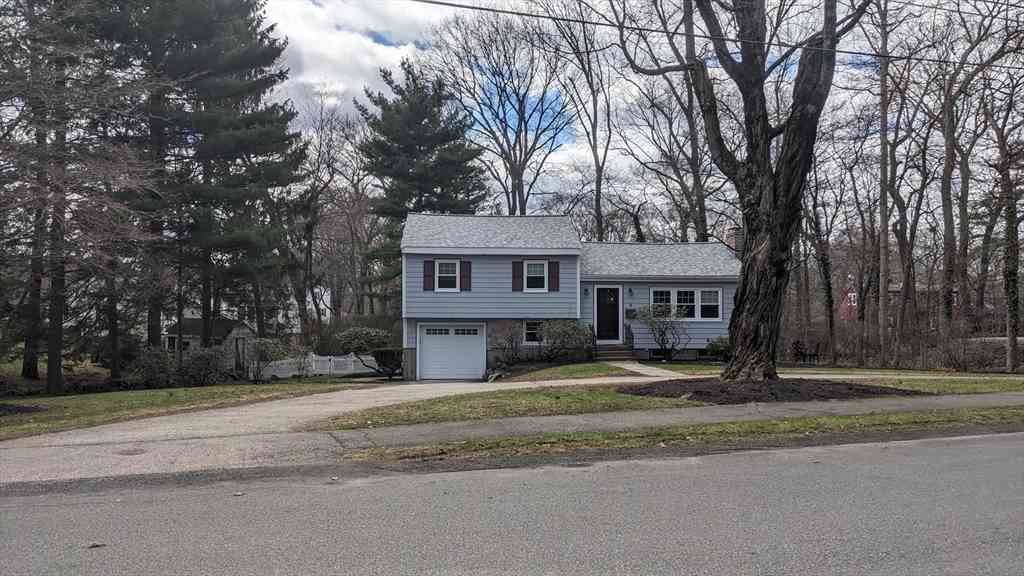 Homes For Sale - 8 Mayfair St<br/> Norfolk County, Norwood, MA 02062