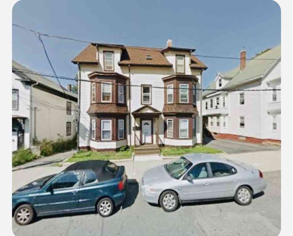 Apartment For Rent - 107 Hollingsworth Street #01<br/> Lynn, MA 01902
