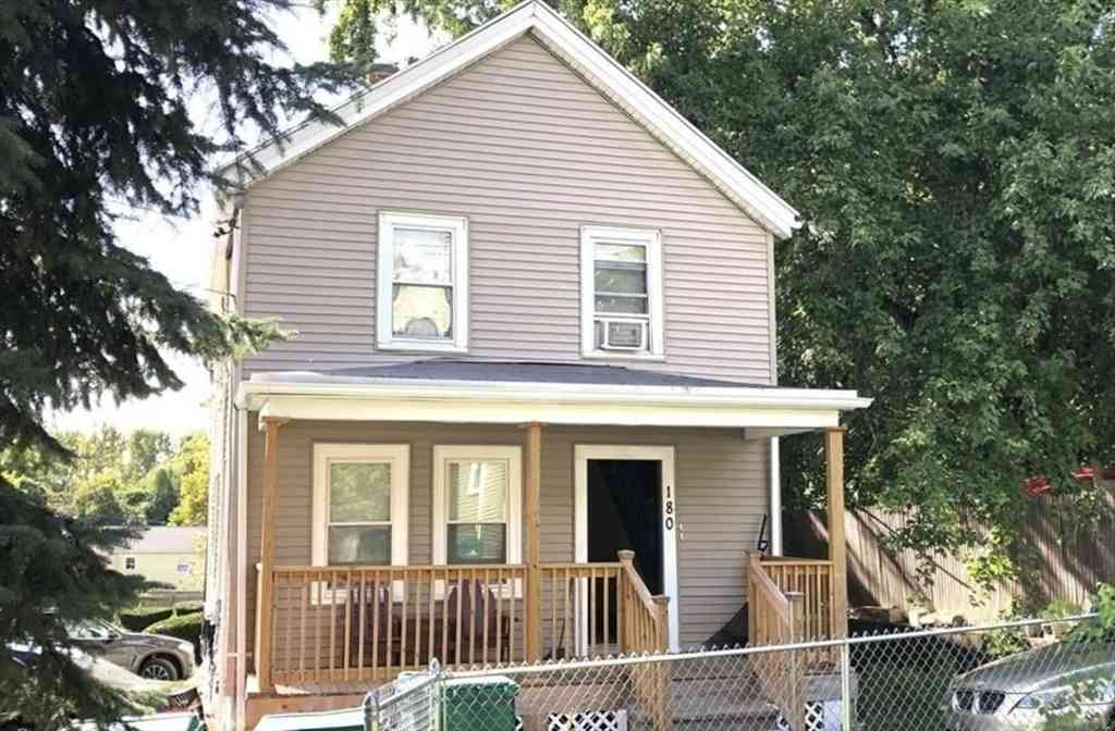Apartment For Rent - 180 Myrtle #1<br/> Lynn, MA 01905