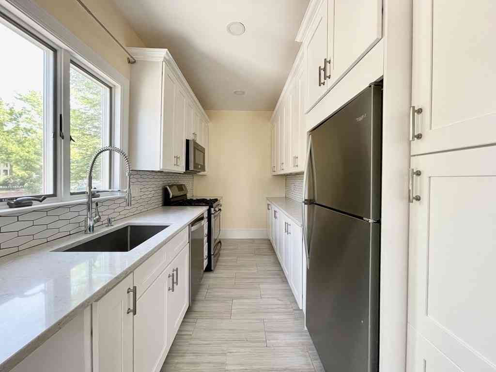 Condo For Rent - 46 Dana St #A<br/> Cambridge, MA 02138