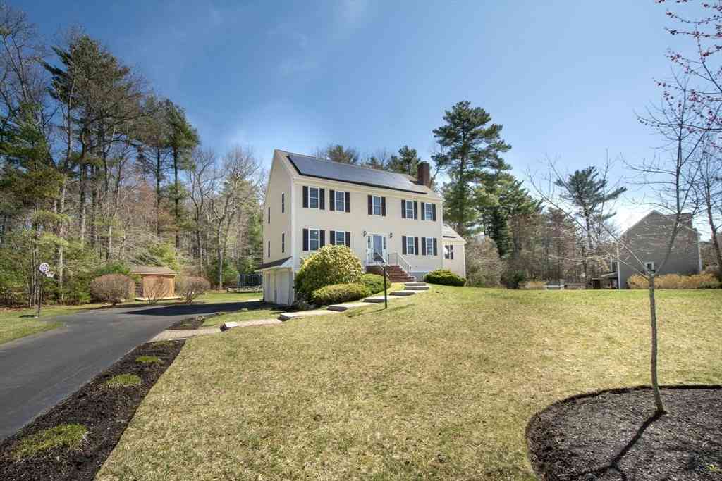 Homes For Sale - 127 Leaf Lane<br/> Plymouth County, East Bridgewater, MA 02333