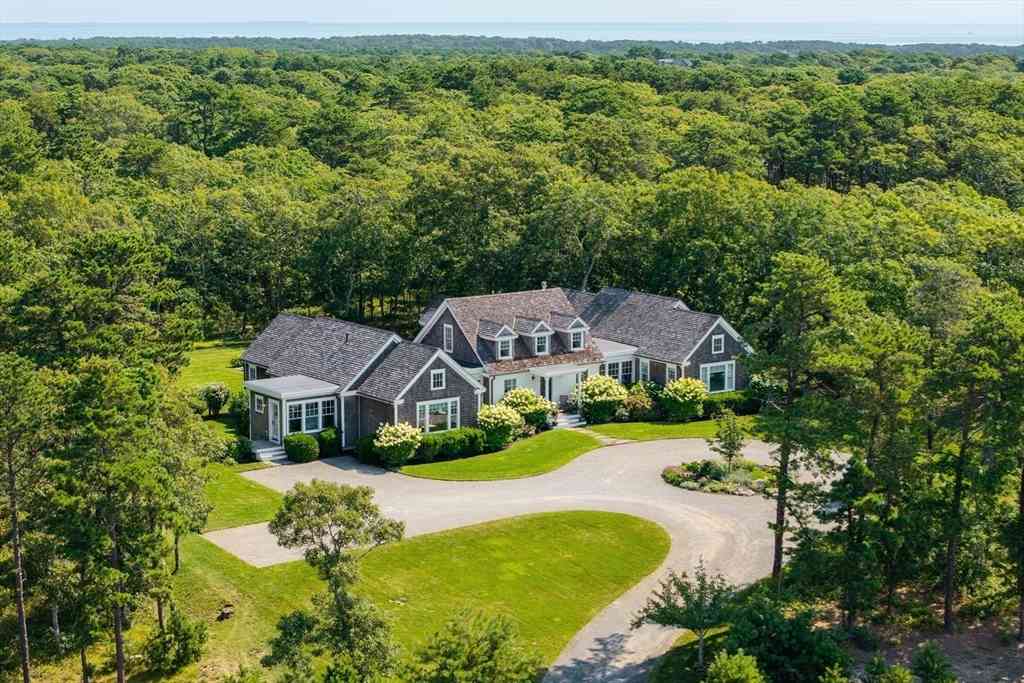 Homes For Sale - 8 Paddock Rd<br/> Dukes County, Oak Bluffs, MA 02557