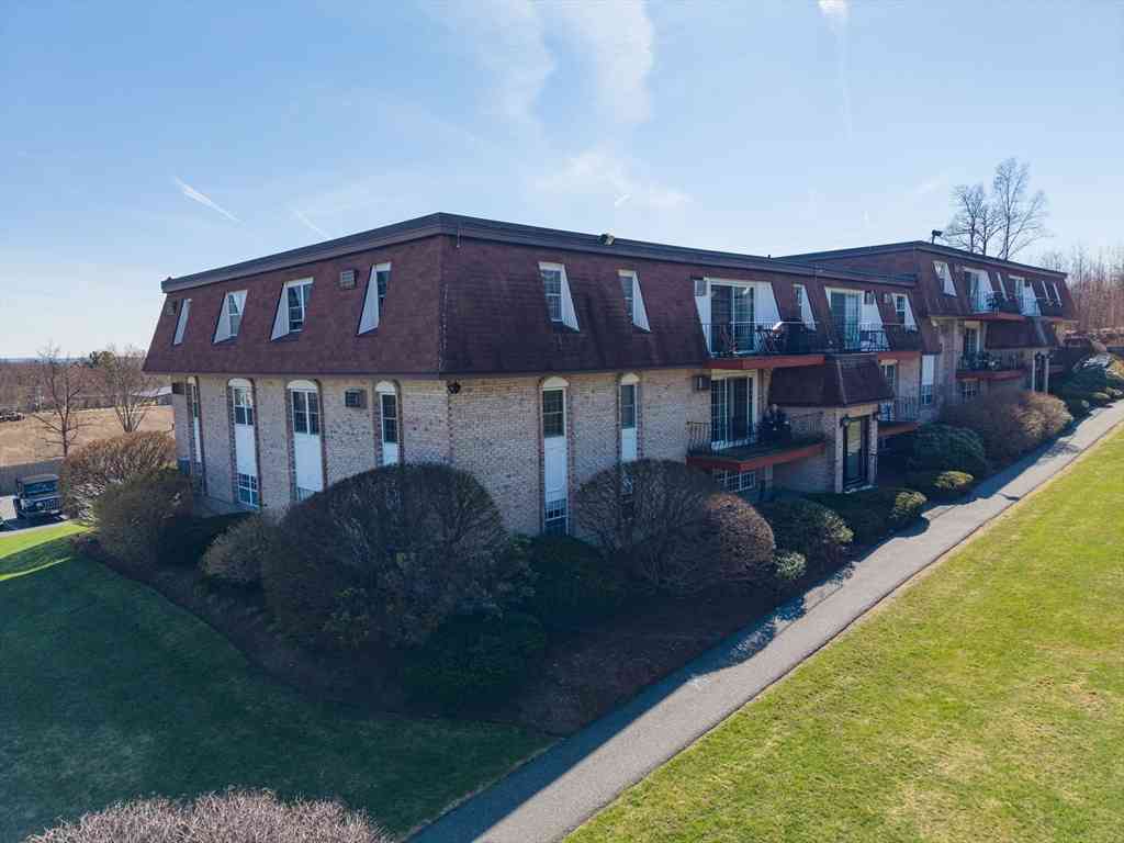 Condo For Sale - 24 Williamsburg Ct #21<br/> Worcester County, Shrewsbury, MA 01545