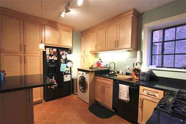 Condo For Rent - 100 Sewall Avenue #3<br/> Brookline, MA 02446
