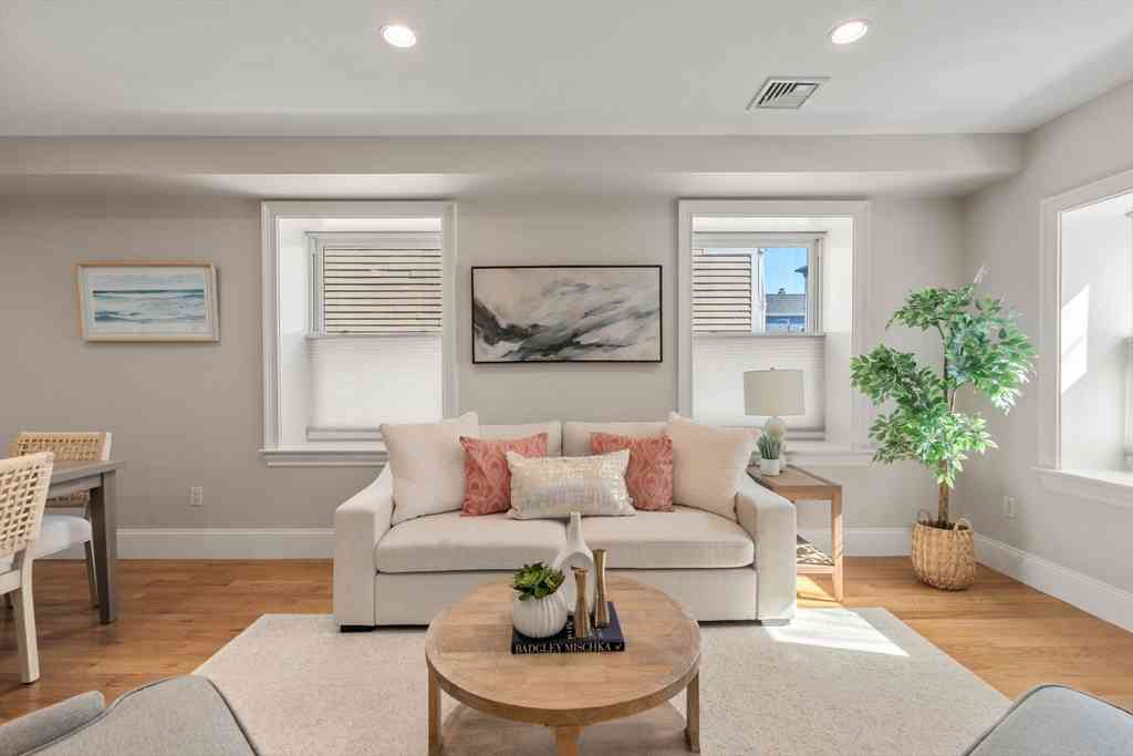 Condo For Sale - 120 W 7th St #102<br/> Boston, MA 02127