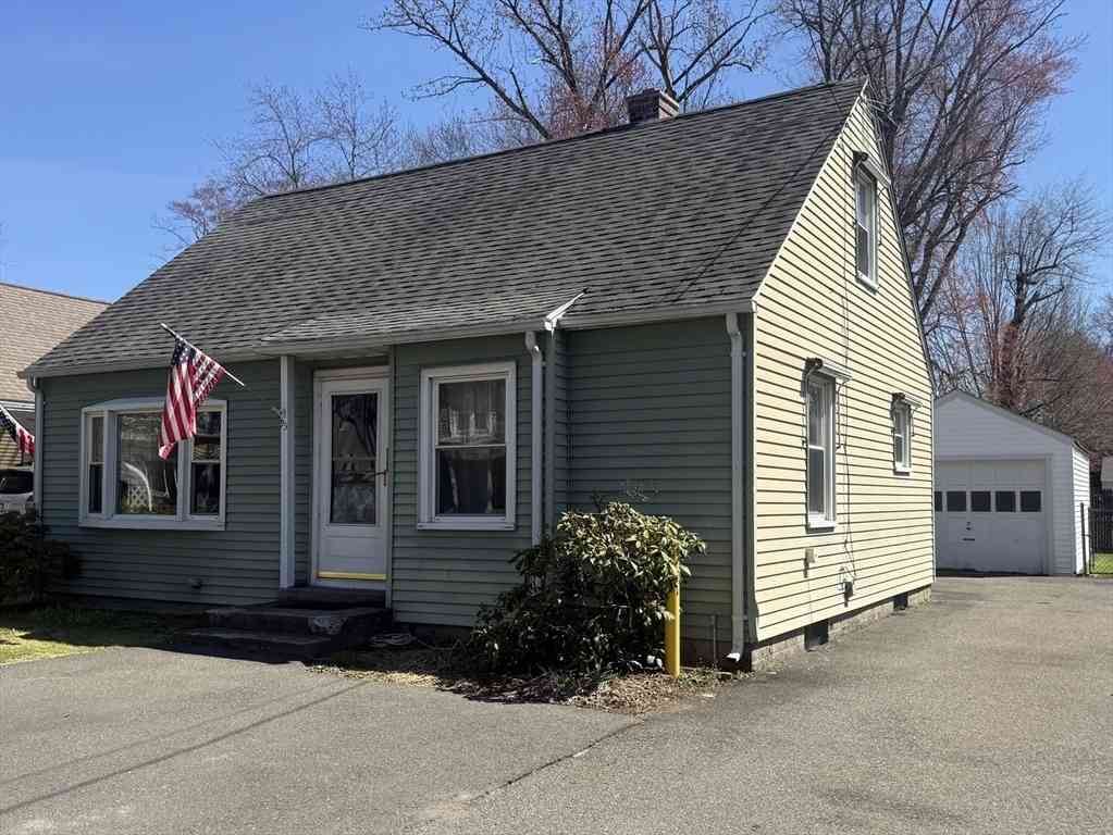 Homes For Sale - 95 Carr Ave<br/> Hampden County, Agawam, MA 01001