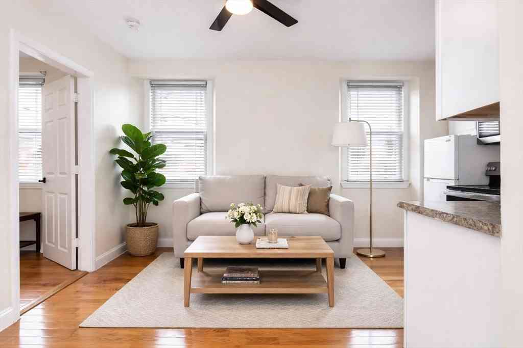 Condo For Rent - 193 Appleton #4<br/> Lowell, MA 01852