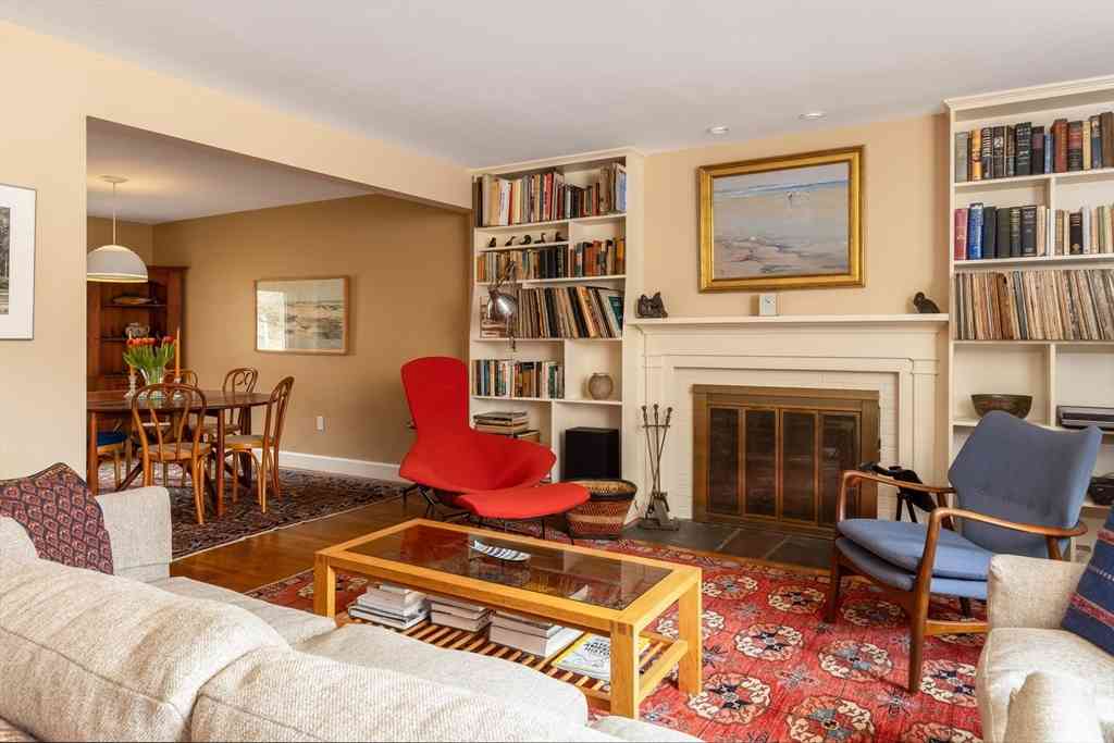 Condo For Sale - 11 Kent Square #11<br/> Brookline, MA 02446