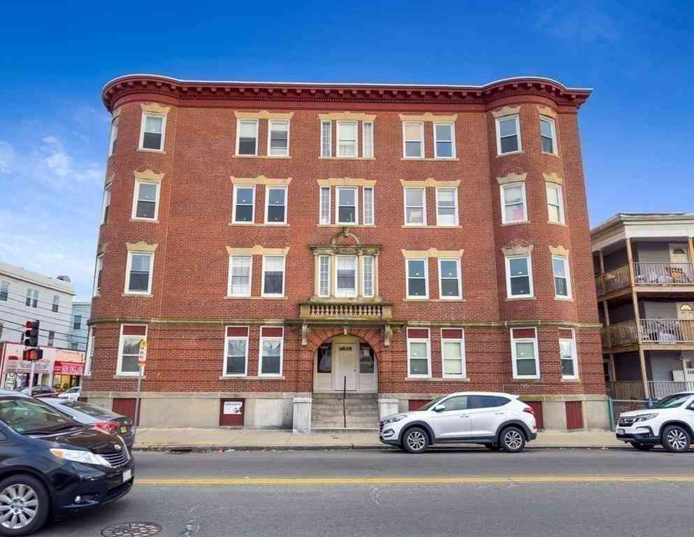 Apartment For Rent - 526 Western Ave #13<br/> Lynn, MA 01904